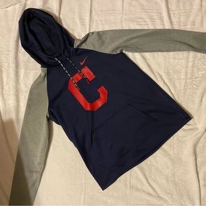 Women’s Medium Nike DRI-FIT Cleveland Indians Sweatshirt